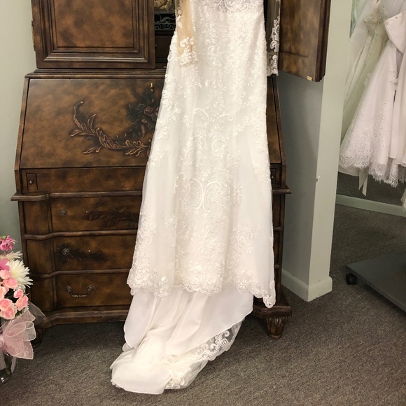 Wedding Dress - Picture 7 of 7